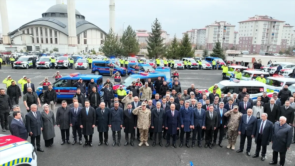 Ağrı’da emniyet ve jandarma teşkilatına teslim edilen 85 araç hizmete girdi