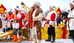 Albüm: Çin’in Harbin Kentinde Düzenlenen 6. Buz Toplama Festivali Renkli Etkinliklerle Başladı