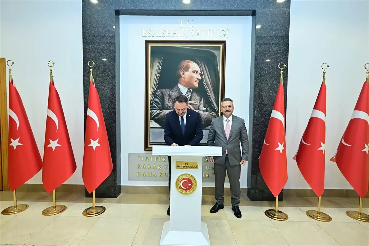 Bakan Yardımcısı Eminoğlu, Eskişehir Valisi Aksoy’u ziyaret etti