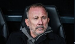 Beşiktaşlı taraftarlardan Sergen Yalçın ve yönetime tepki