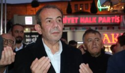 CHP’li Tanju Özcan dualarla Umre’ye uğurlandı