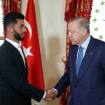 Cumhurbaşkanı Erdoğan, Oscar ödüllü Filistinli yönetmen Basel Adra’yı kabul etti