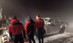 Erzincan’da karda mahsur kalan 4 kişiyi JAK ekipleri kurtardı