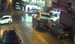 Esenyurt’ta kazayı engellemek için sürücüsünün manevra yaptığı hafif ticari araç yayaya çarptı