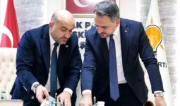 Gençlik ve Spor Bakan Yardımcısı Eminoğlu, AK Parti Eskişehir Teşkilatı ile istişarede bulundu