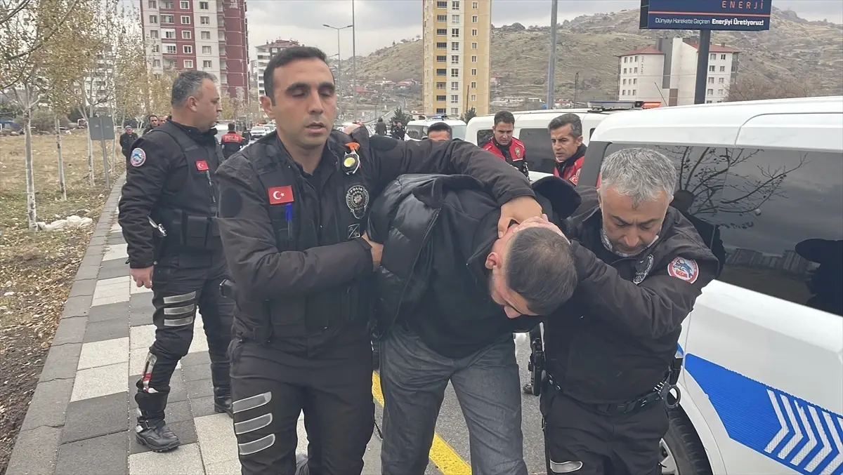 Kayseri’de polisin “dur” ihtarına uymayarak kaçan 2 şüpheli yakalandı
