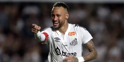 Neymar, çocukluk aşkını küme düşmekten kurtardı