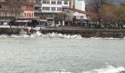 Bartın’da fırtına; dalga boyu 3 metreye ulaştı