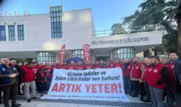 İzmir’de belediye işçilerinin eylemi 2’nci günde